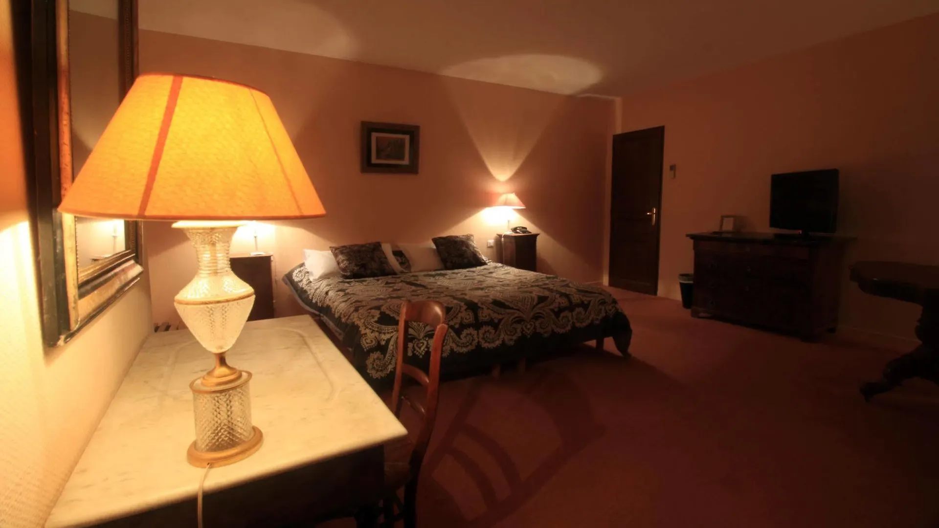 Hotel-Restaurant Eychenne Saint-Girons  3*, Saint-Girons (Ariege) France